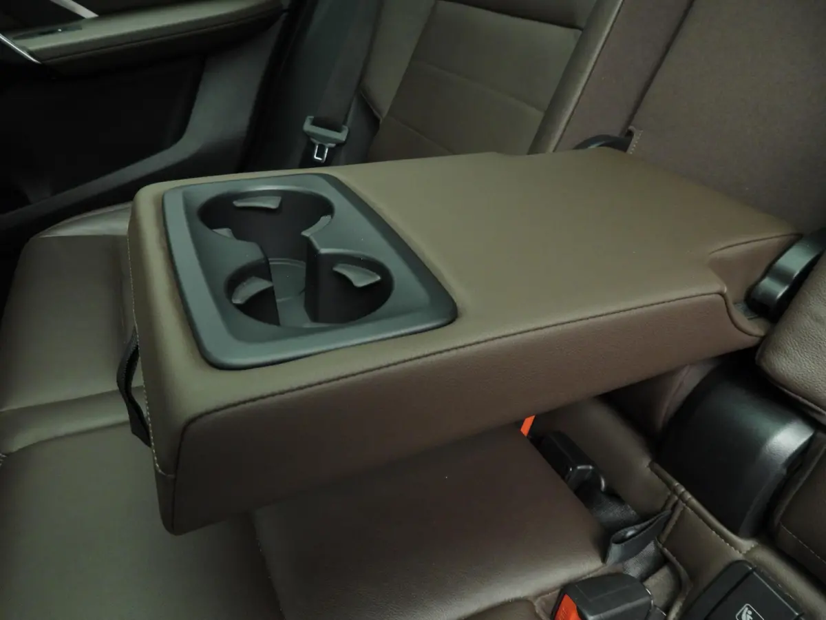 sDrive18i | M-Sportpakket | LED | Leder | HUD | Panoramadak | Elektr. zetels | Stoelverwarming | DAB | Harman-kardon sound | Alu 19 inch