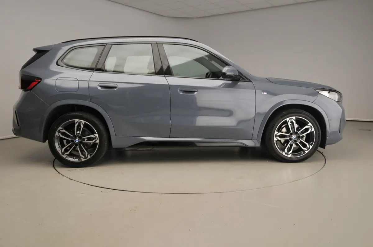 sDrive18i | M-Sportpakket | LED | Leder | HUD | Panoramadak | Elektr. zetels | Stoelverwarming | DAB | Harman-kardon sound | Alu 19 inch