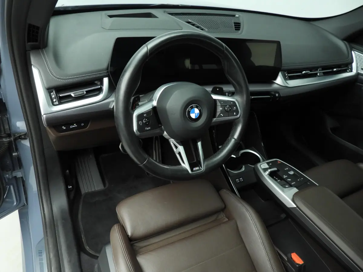 sDrive18i | M-Sportpakket | LED | Leder | HUD | Panoramadak | Elektr. zetels | Stoelverwarming | DAB | Harman-kardon sound | Alu 19 inch