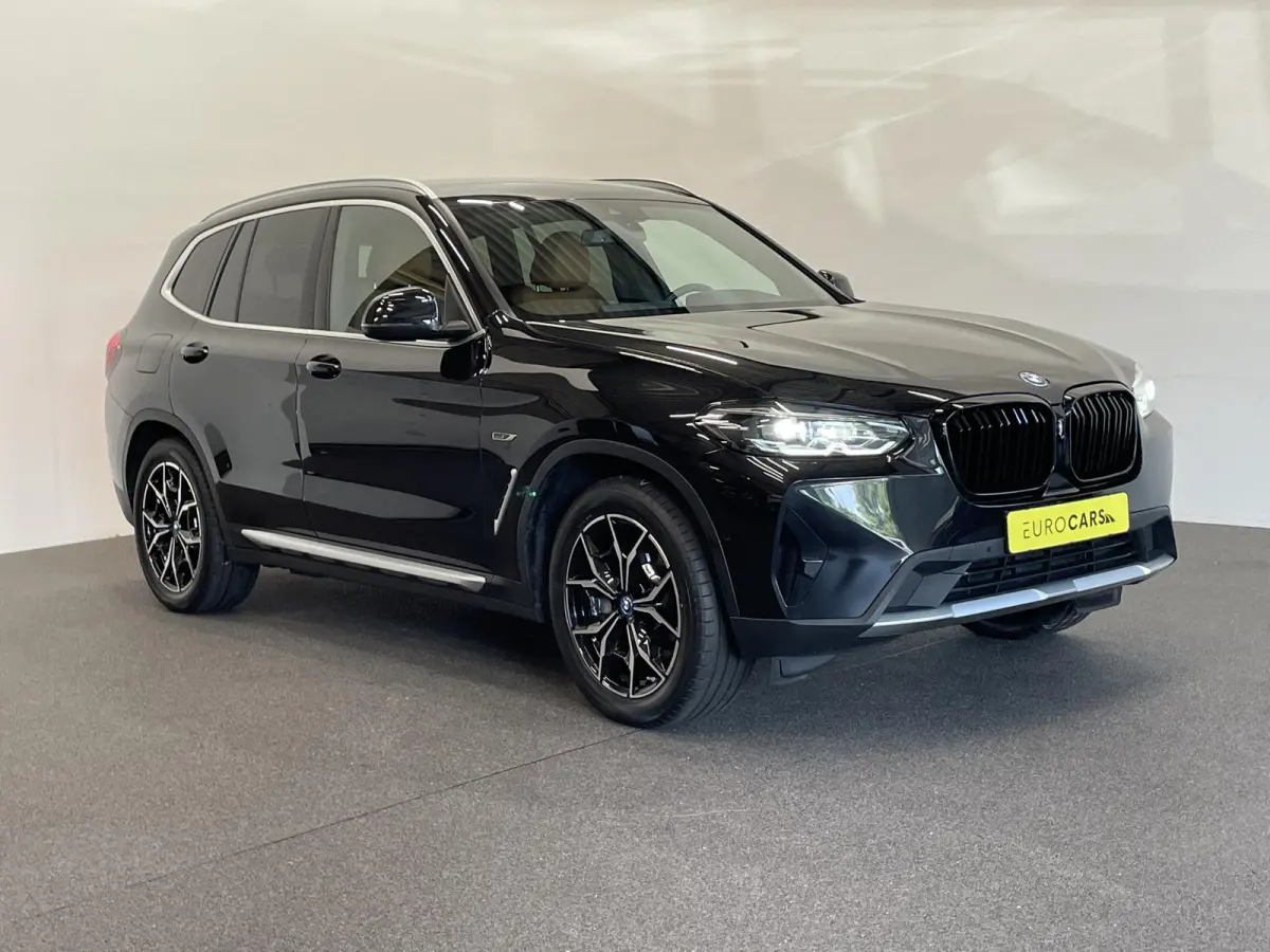 xDrive30e Trekhaak PDC VA + Camera Sportstoelen 19" M-Sport Stoelverwarming Cognac Leder Bekleding Privacy Glass DAB+ Navi Carplay Cruise Control