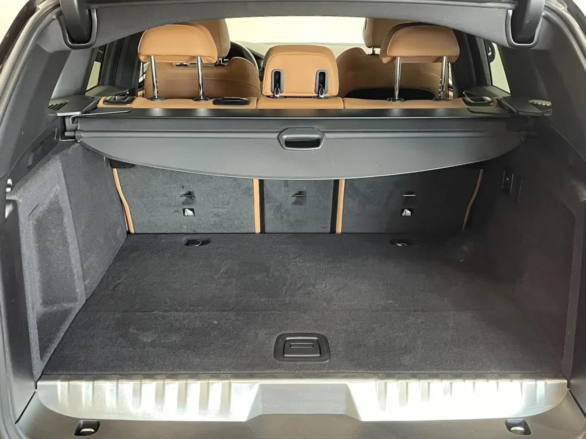 xDrive30e Trekhaak PDC VA + Camera Sportstoelen 19" M-Sport Stoelverwarming Cognac Leder Bekleding Privacy Glass DAB+ Navi Carplay Cruise Control