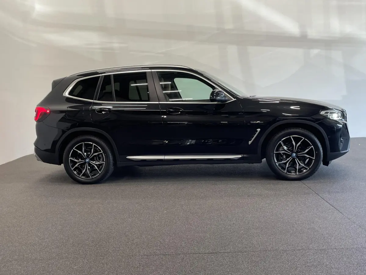 xDrive30e Trekhaak PDC VA + Camera Sportstoelen 19" M-Sport Stoelverwarming Cognac Leder Bekleding Privacy Glass DAB+ Navi Carplay Cruise Control