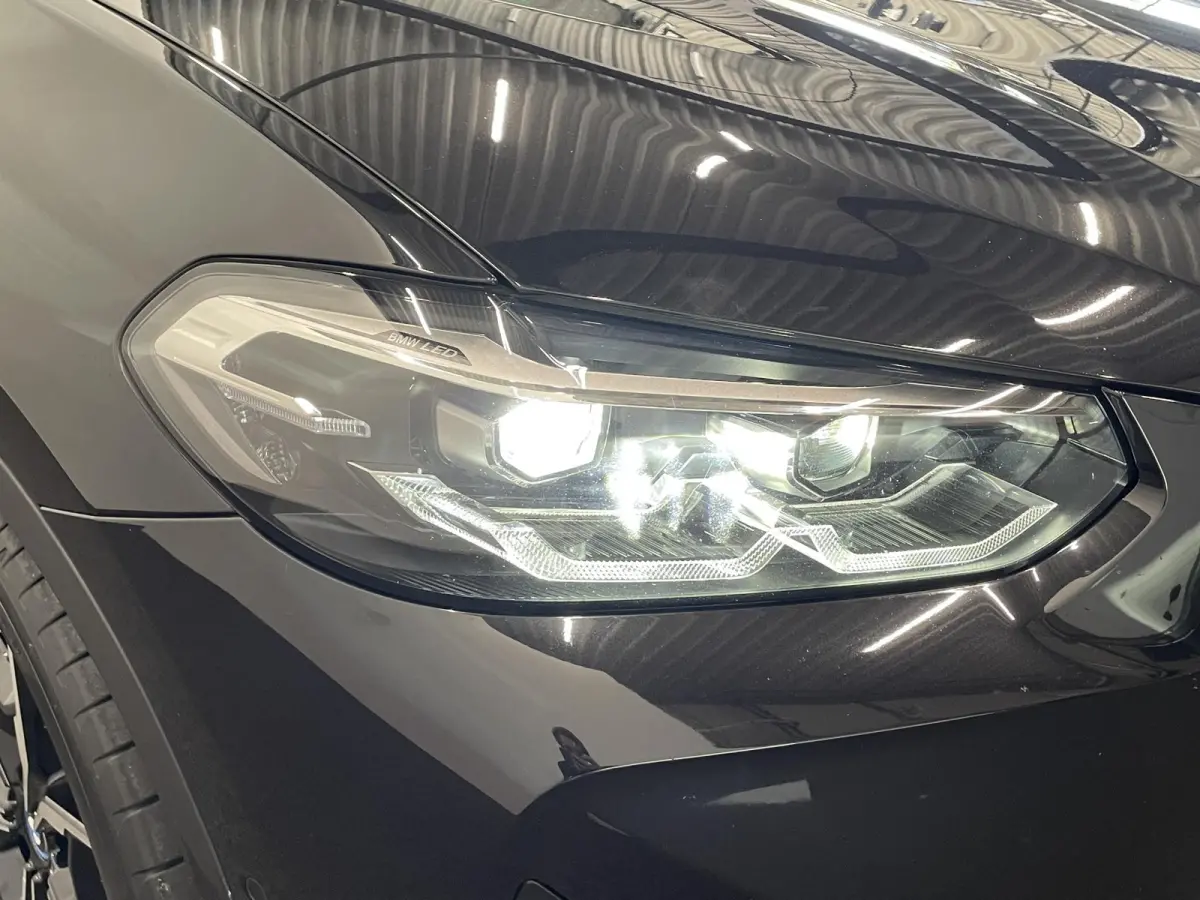 xDrive30e Trekhaak PDC VA + Camera Sportstoelen 19" M-Sport Stoelverwarming Cognac Leder Bekleding Privacy Glass DAB+ Navi Carplay Cruise Control