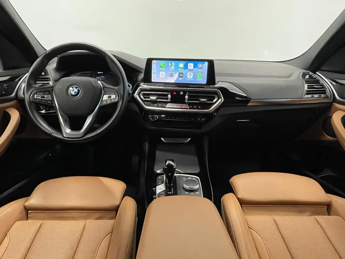 xDrive30e Trekhaak PDC VA + Camera Sportstoelen 19" M-Sport Stoelverwarming Cognac Leder Bekleding Privacy Glass DAB+ Navi Carplay Cruise Control