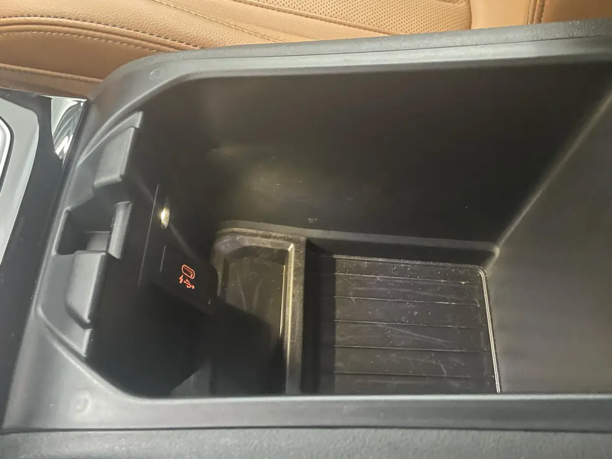 xDrive30e Trekhaak PDC VA + Camera Sportstoelen 19" M-Sport Stoelverwarming Cognac Leder Bekleding Privacy Glass DAB+ Navi Carplay Cruise Control