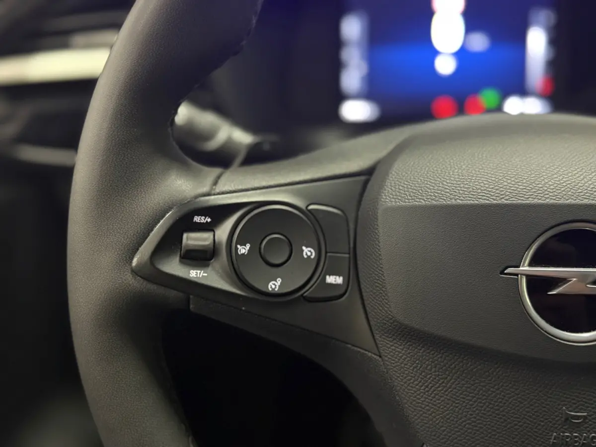 1.2 Turbo GS Line 2025 | Virtual Cockpit | ACC | Camera | Half Leder