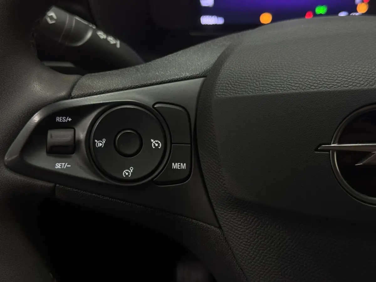 1.2 Turbo GS Line 2025 | Virtual Cockpit | ACC | Camera | Half Leder