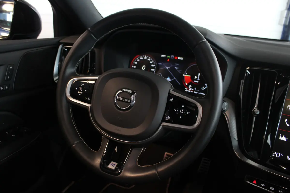 2.0 T6 Twin Engine AWD R-Design Head-Up | Harman/Kardon | Pano | Leder | Camera | Carplay | LED | Stoelverw. V+A | 18" LMV | PDC V+A
