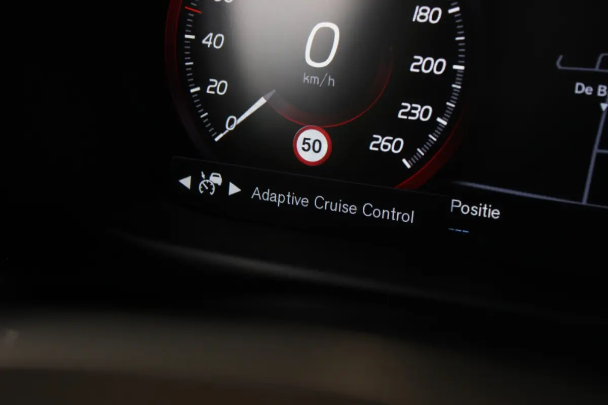2.0 T6 Twin Engine AWD R-Design Head-Up | Harman/Kardon | Pano | Leder | Camera | Carplay | LED | Stoelverw. V+A | 18" LMV | PDC V+A