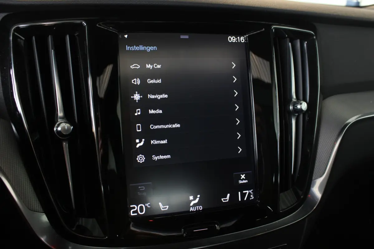 2.0 T6 Twin Engine AWD R-Design Head-Up | Harman/Kardon | Pano | Leder | Camera | Carplay | LED | Stoelverw. V+A | 18" LMV | PDC V+A