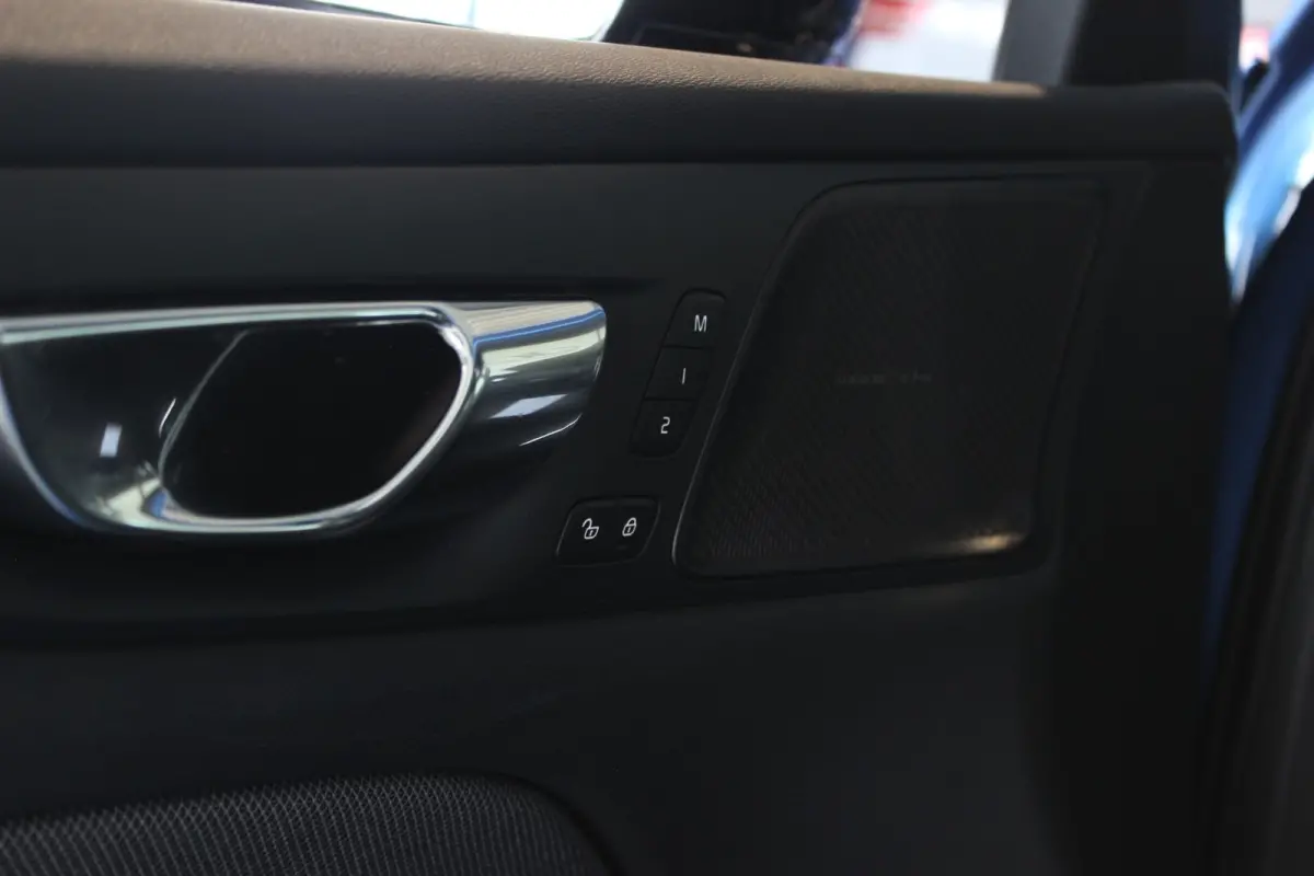 2.0 T6 Twin Engine AWD R-Design Head-Up | Harman/Kardon | Pano | Leder | Camera | Carplay | LED | Stoelverw. V+A | 18" LMV | PDC V+A