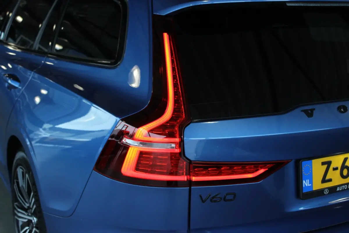 2.0 T6 Twin Engine AWD R-Design Head-Up | Harman/Kardon | Pano | Leder | Camera | Carplay | LED | Stoelverw. V+A | 18" LMV | PDC V+A