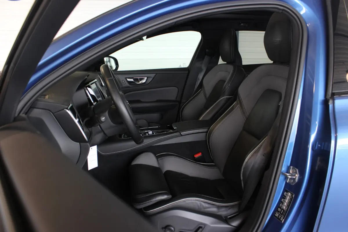 2.0 T6 Twin Engine AWD R-Design Head-Up | Harman/Kardon | Pano | Leder | Camera | Carplay | LED | Stoelverw. V+A | 18" LMV | PDC V+A