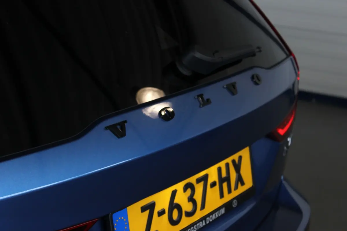 2.0 T6 Twin Engine AWD R-Design Head-Up | Harman/Kardon | Pano | Leder | Camera | Carplay | LED | Stoelverw. V+A | 18" LMV | PDC V+A