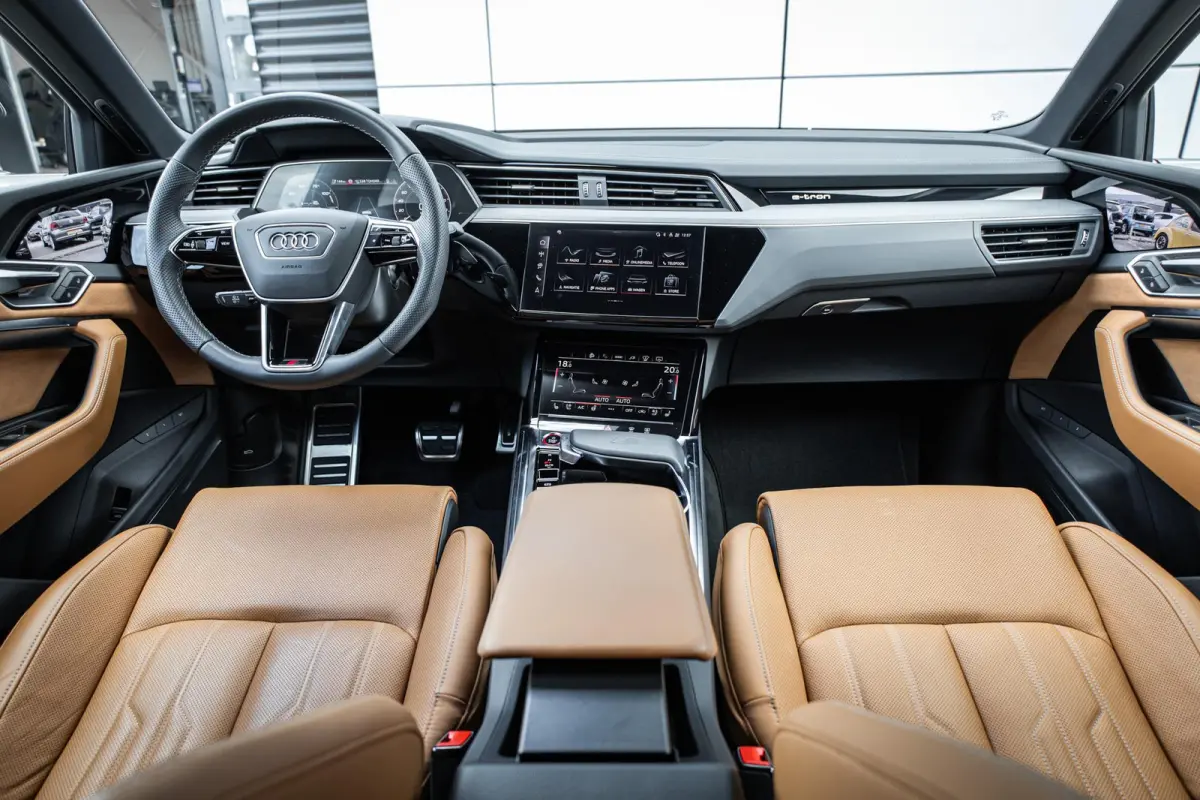 SQ8 504pk S quattro 115 kWh | 22" LMV | Panoramadak | Audi Exclusive | Massage | B&O 3D | 360 Camera | Head-up