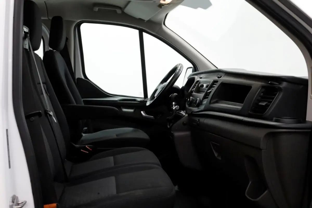 2.0 TDCI 130pk L2H1 Trend D.C. Airco/Trekhaak 2800kg 02-2019