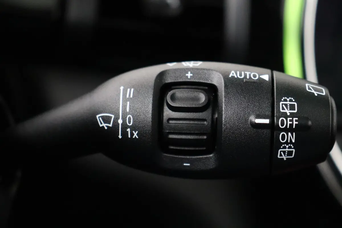 Mini 2.0 S Chili JCW Pakket (PANORAMADAK, DEALER ONDERHOUDEN, HEAD-UP, CARPLAY, NAVIGATIE, STOELVERWARMING)