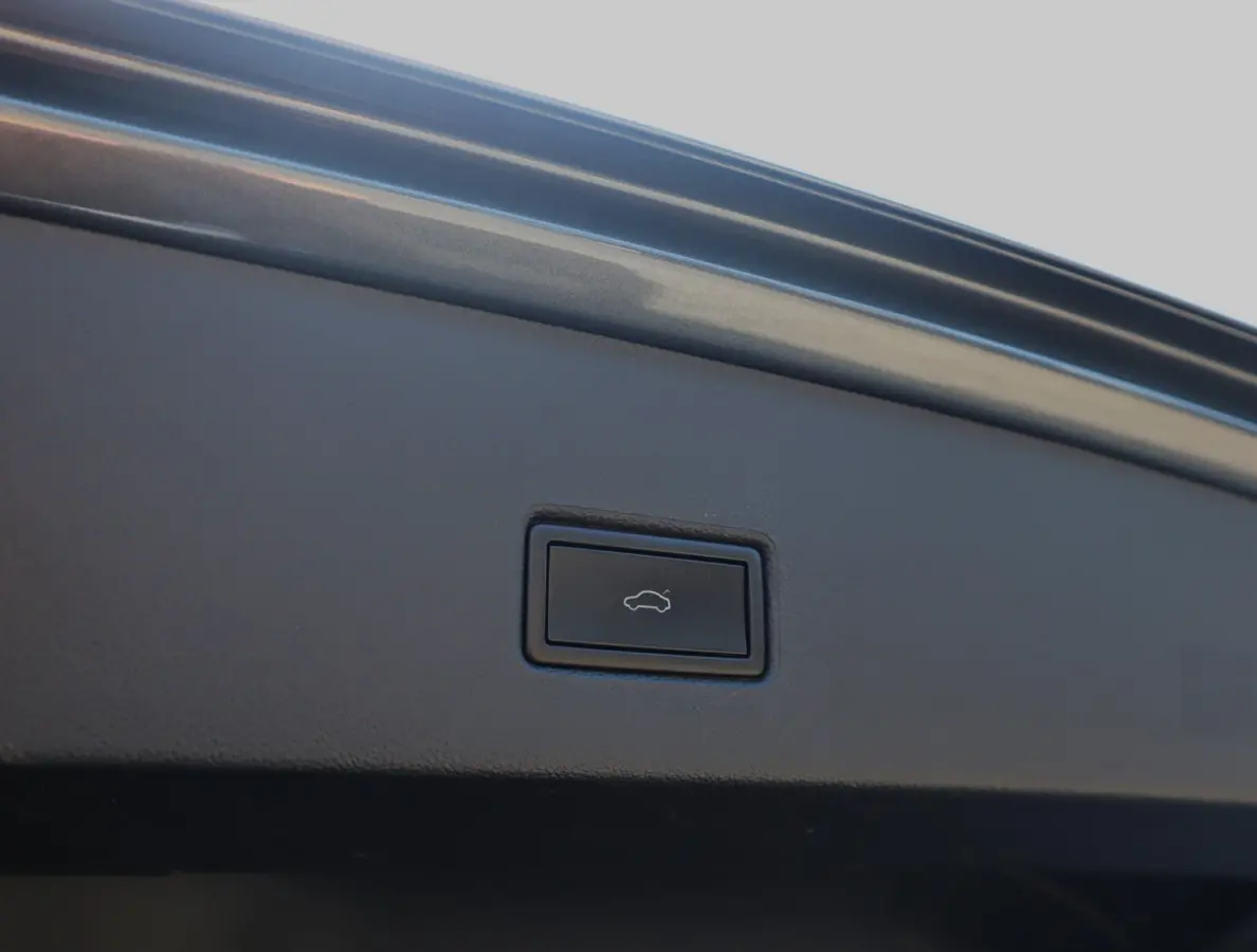 2.0 TSI 4Motion R | Pano | Beats | Dynamic Chassis Control