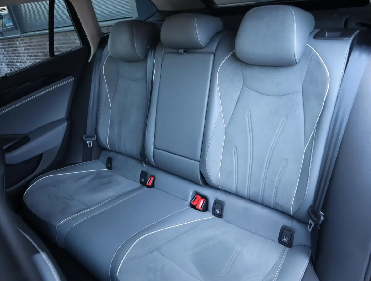 1.5 eHybrid Elegance Business | Trekhaak | Massage | Stoelverwarming
