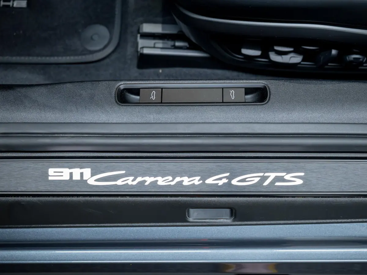 3.6 T-Hybrid Carrera 4 GTS | Lift | 18-weg | ACC | Stoelventilatie | Glazen Schuifdak |