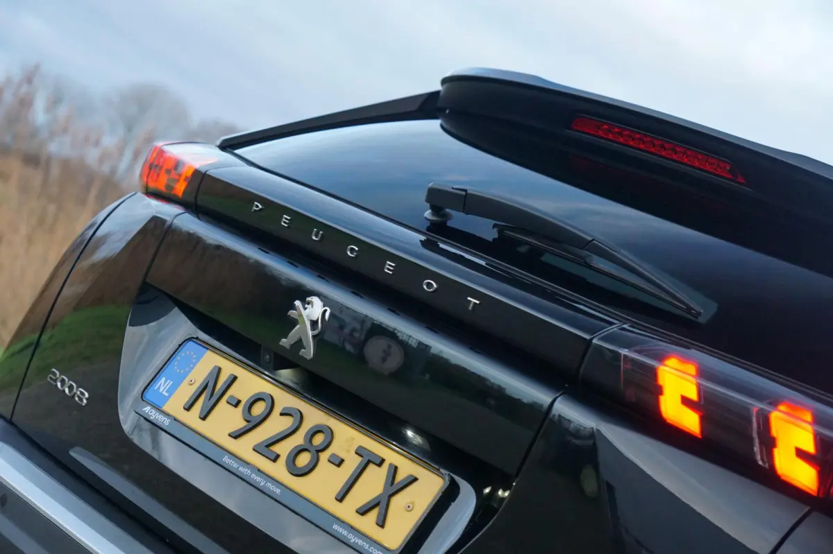 1.2 PureTech Allure | Noir Perla Nera | AppleCarplay/Camera/LED/Navi/Half-leder - Chique!
