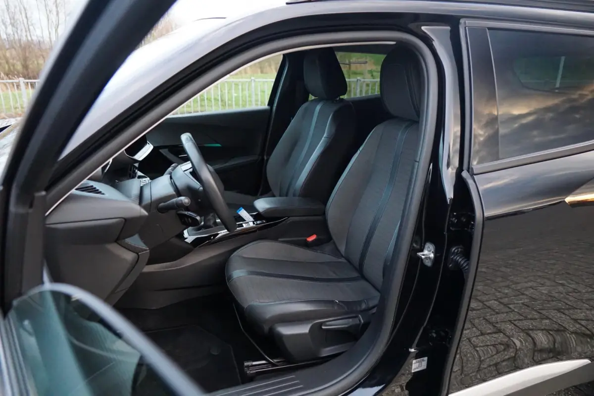 1.2 PureTech Allure | Noir Perla Nera | AppleCarplay/Camera/LED/Navi/Half-leder - Chique!