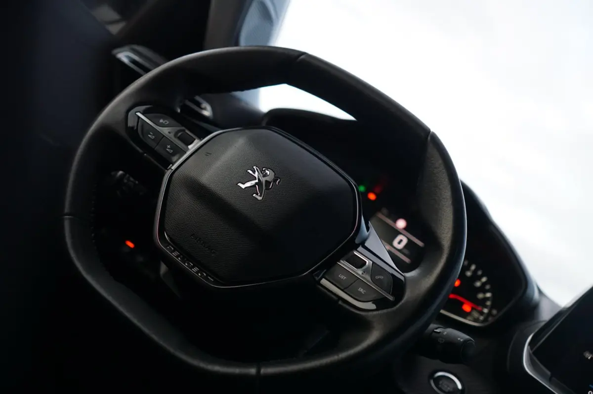 1.2 PureTech Allure | Noir Perla Nera | AppleCarplay/Camera/LED/Navi/Half-leder - Chique!