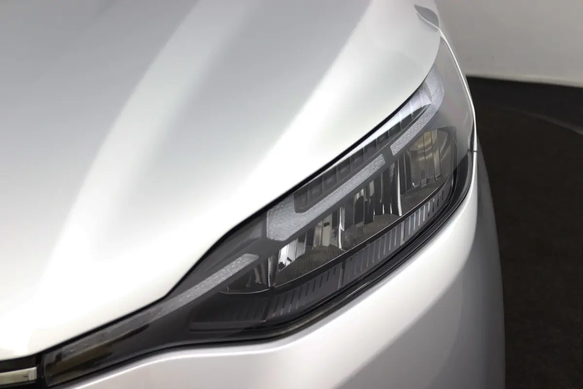 Tourneo 340 2.5 PHEV L2H1 Limited | 8-Persoons | Trekhaak | Toegang zero emissiezone  | CarPlay/Android Auto | Camera | Schuifdeur | LED | Keyless | Lichtmetalen Velgen | Stoelverwarming | M