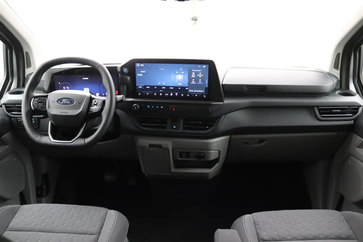 Tourneo 340 2.5 PHEV L2H1 Limited | 8-Persoons | Trekhaak | Toegang zero emissiezone  | CarPlay/Android Auto | Camera | Schuifdeur | LED | Keyless | Lichtmetalen Velgen | Stoelverwarming | M