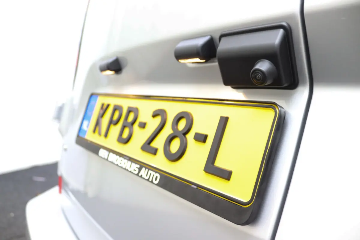 Tourneo 340 2.5 PHEV L2H1 Limited | 8-Persoons | Trekhaak | Toegang zero emissiezone  | CarPlay/Android Auto | Camera | Schuifdeur | LED | Keyless | Lichtmetalen Velgen | Stoelverwarming | M