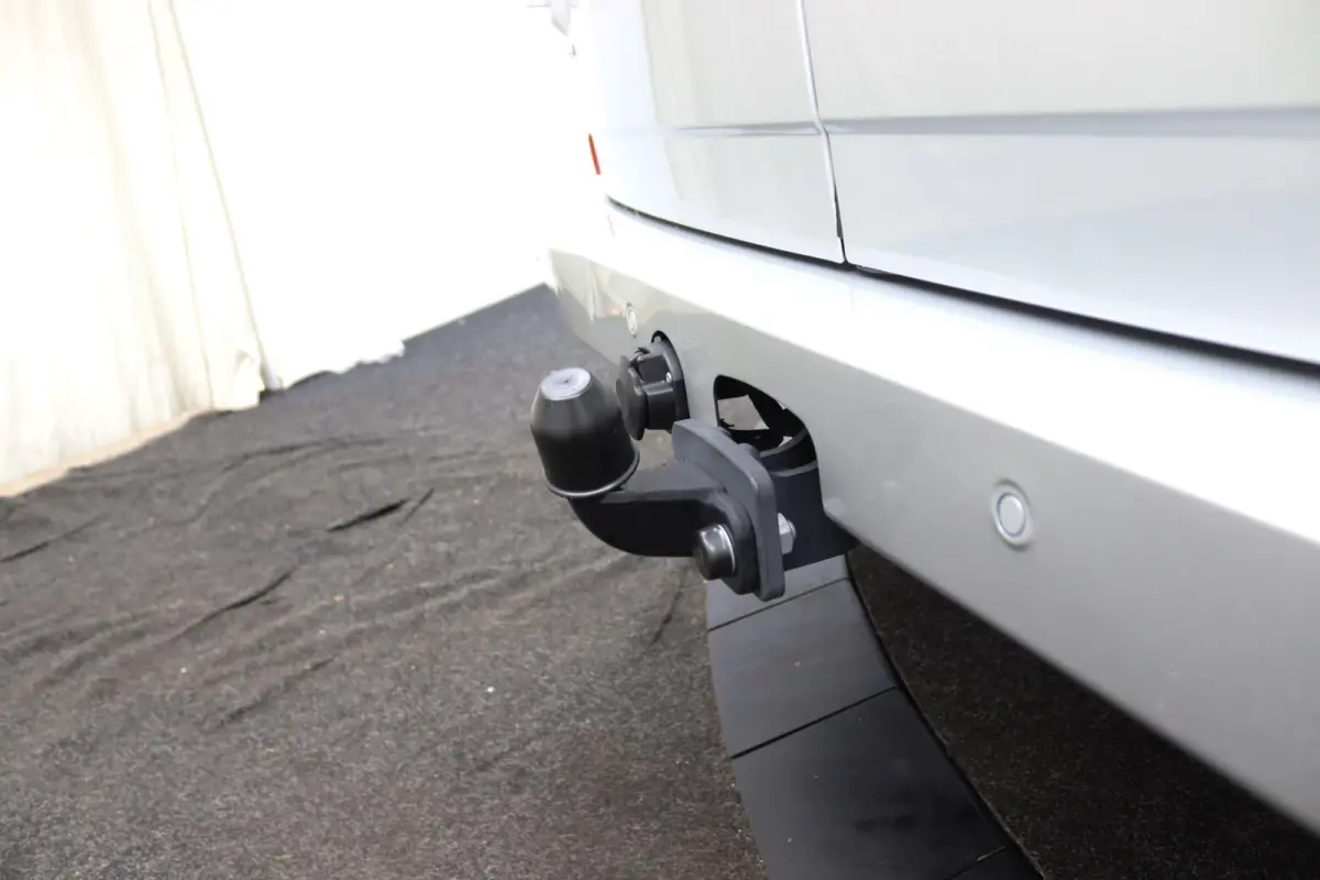 Tourneo 340 2.5 PHEV L2H1 Limited | 8-Persoons | Trekhaak | Toegang zero emissiezone  | CarPlay/Android Auto | Camera | Schuifdeur | LED | Keyless | Lichtmetalen Velgen | Stoelverwarming | M