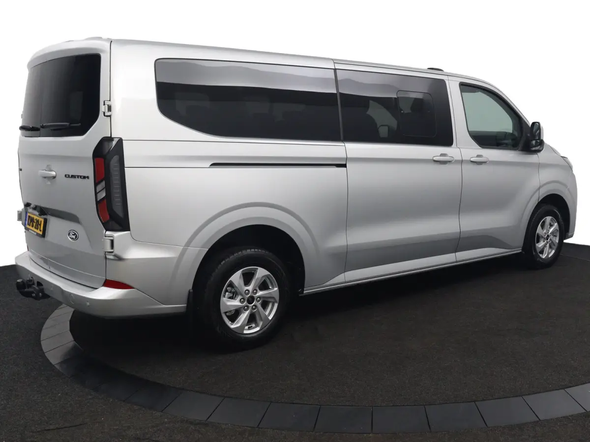Tourneo 340 2.5 PHEV L2H1 Limited | 8-Persoons | Trekhaak | Toegang zero emissiezone  | CarPlay/Android Auto | Camera | Schuifdeur | LED | Keyless | Lichtmetalen Velgen | Stoelverwarming | M