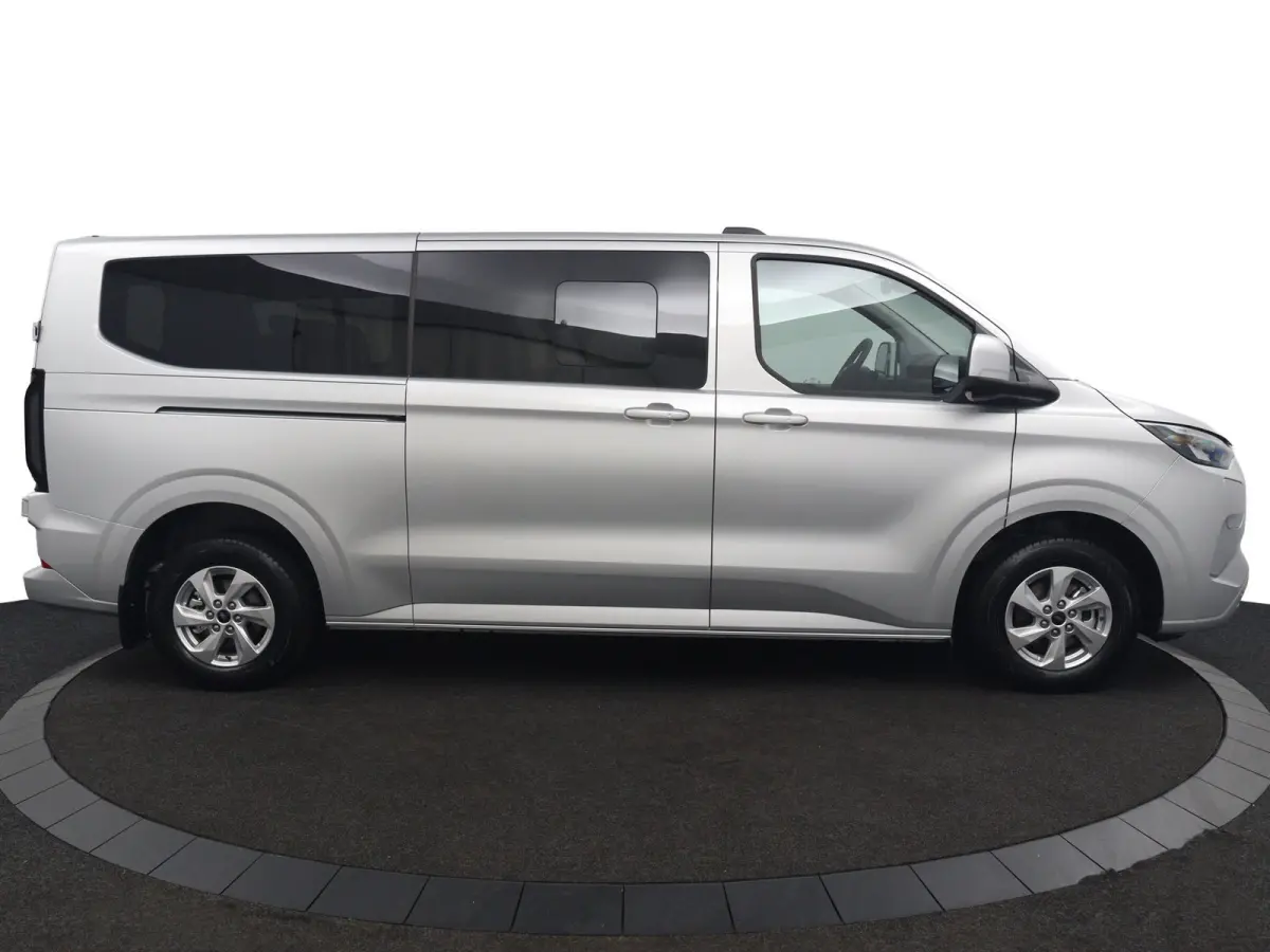 Tourneo 340 2.5 PHEV L2H1 Limited | 8-Persoons | Trekhaak | Toegang zero emissiezone  | CarPlay/Android Auto | Camera | Schuifdeur | LED | Keyless | Lichtmetalen Velgen | Stoelverwarming | M