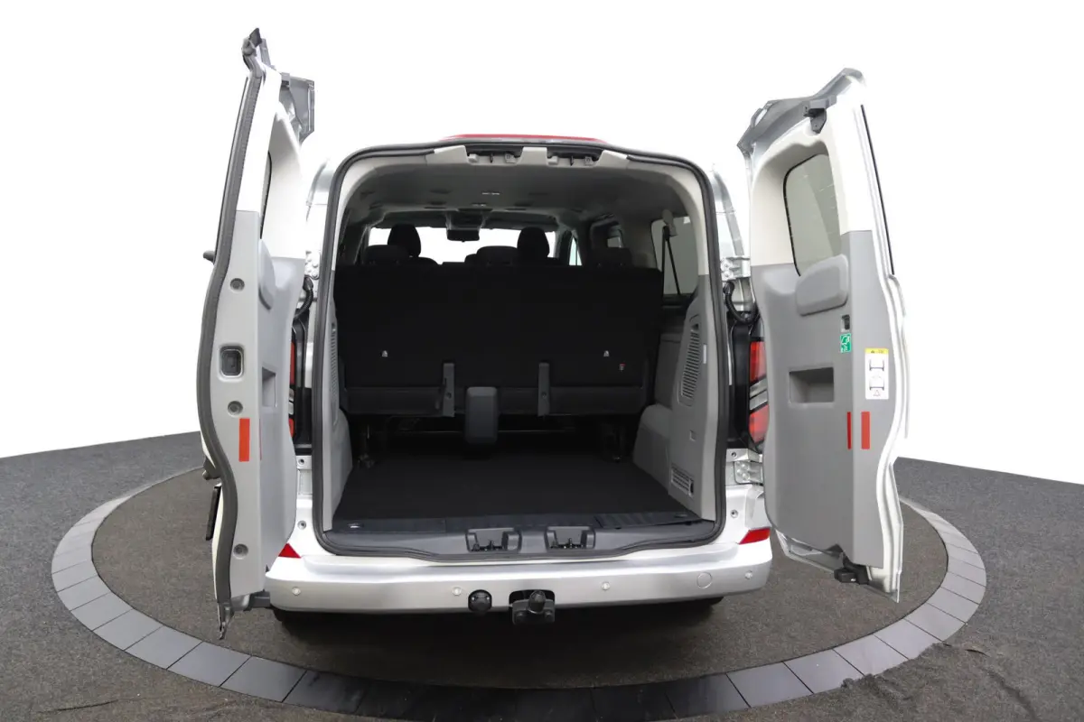 Tourneo 340 2.5 PHEV L2H1 Limited | 8-Persoons | Trekhaak | Toegang zero emissiezone  | CarPlay/Android Auto | Camera | Schuifdeur | LED | Keyless | Lichtmetalen Velgen | Stoelverwarming | M