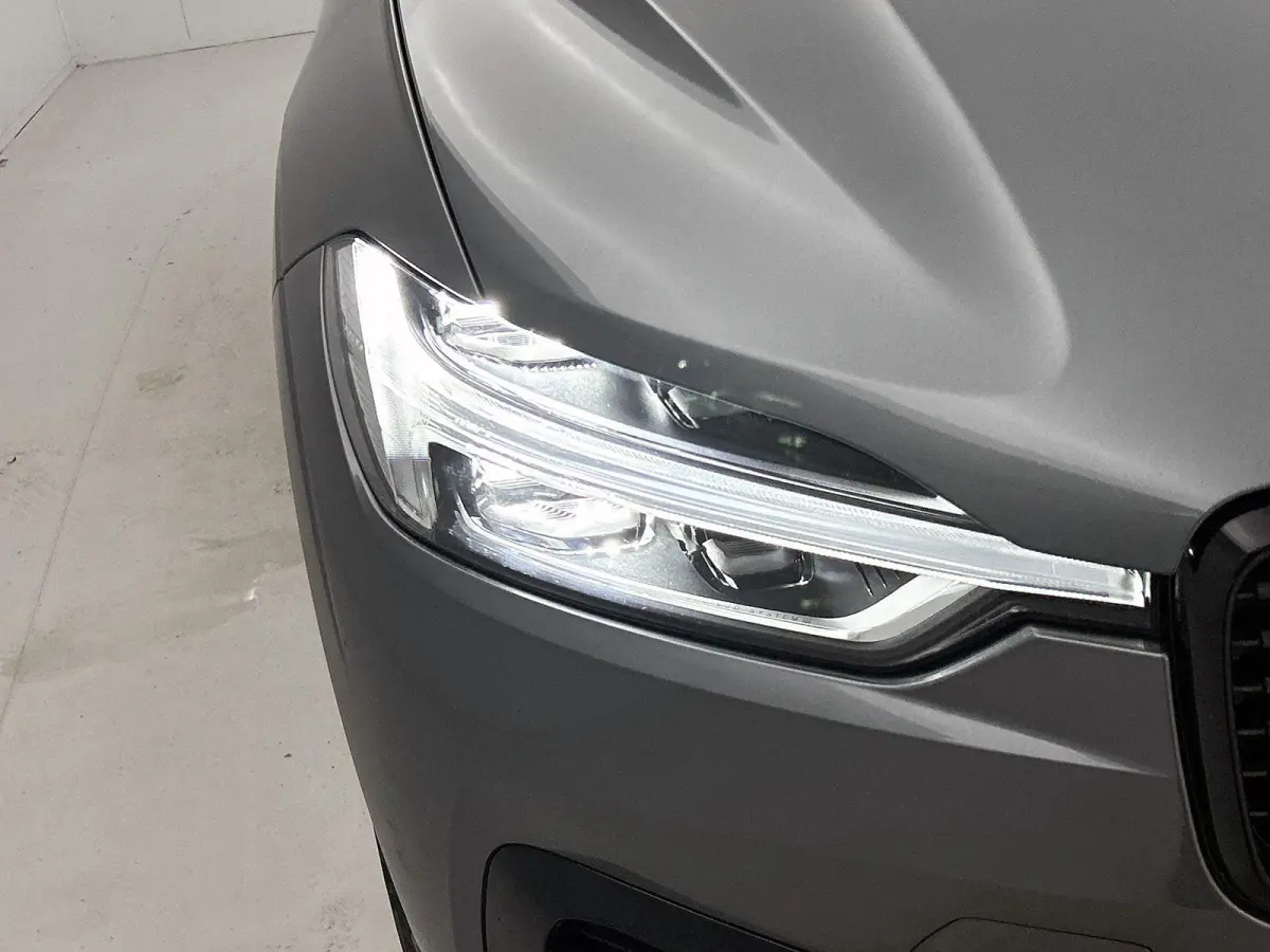 2.0 B5 R-Design | TREKHAAK | STOEL-STUURWIELVERWARMING | CAMERA | NAVIGATIE | HARMAN KARDON | ELEKTRISCHE STOELVERSTELLING