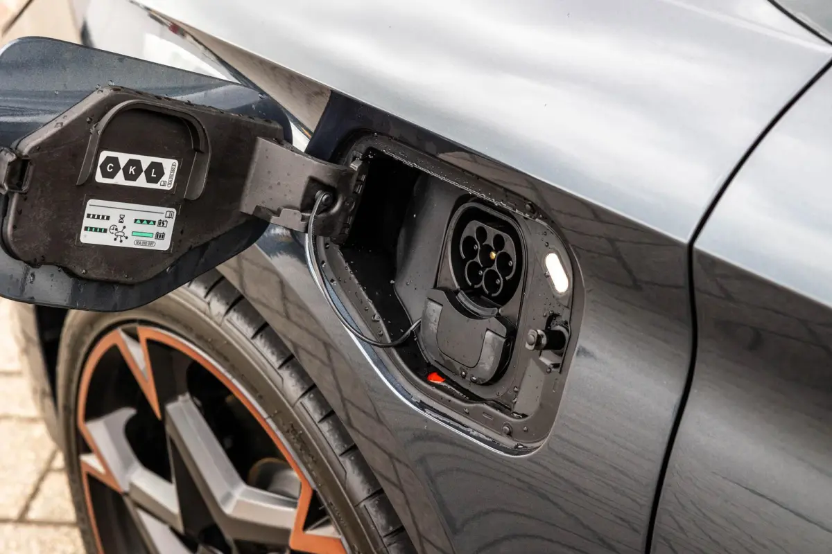 1.5 TSI e-Hybrid 272pk VZ Performance | Senneiser Audio | 19" Velgen
