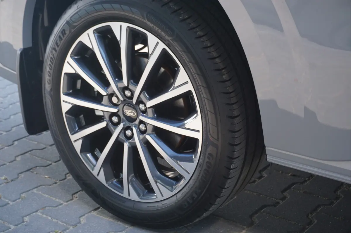 Tourneo 340L 2.5 PHEV 233PK Titanium X PRIJS INCL. BPM Luxe 8 Zits, Leder, 19" LM, B&O, Pano, Elec. Schuifdeur, Trekhaak!! NR. TR2