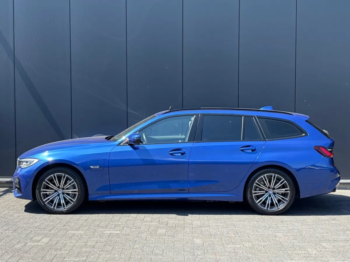 330e xDrive M Sport 50 Jahre Pano Laserlicht HUD Camera Sfeerlicht