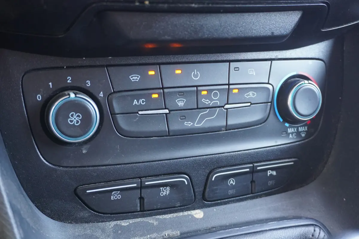1.5 EcoBlue EURO 6 - Airco -PDC - Trekhaak - € 10.950,- Excl.