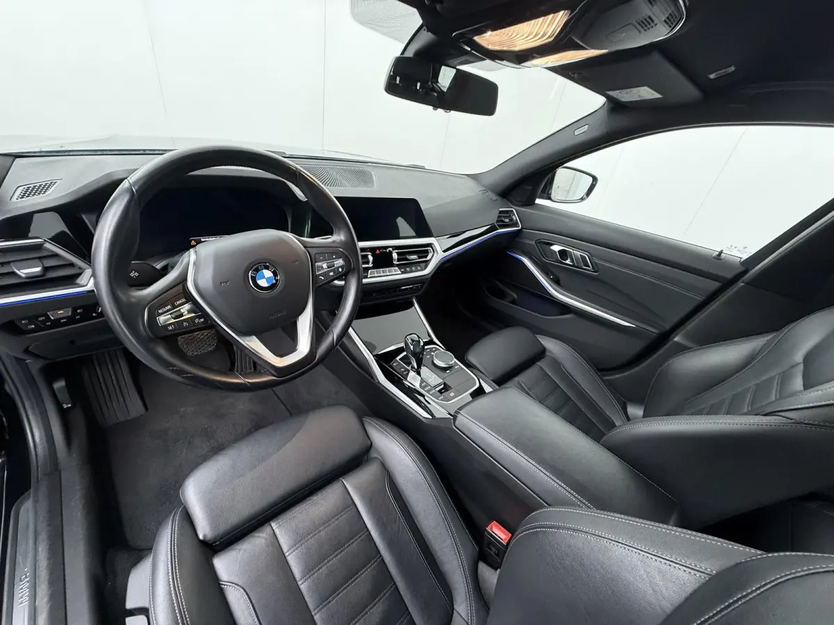 320i High Executive Edition | Sport Line | Parking Pack | Trekhaak |