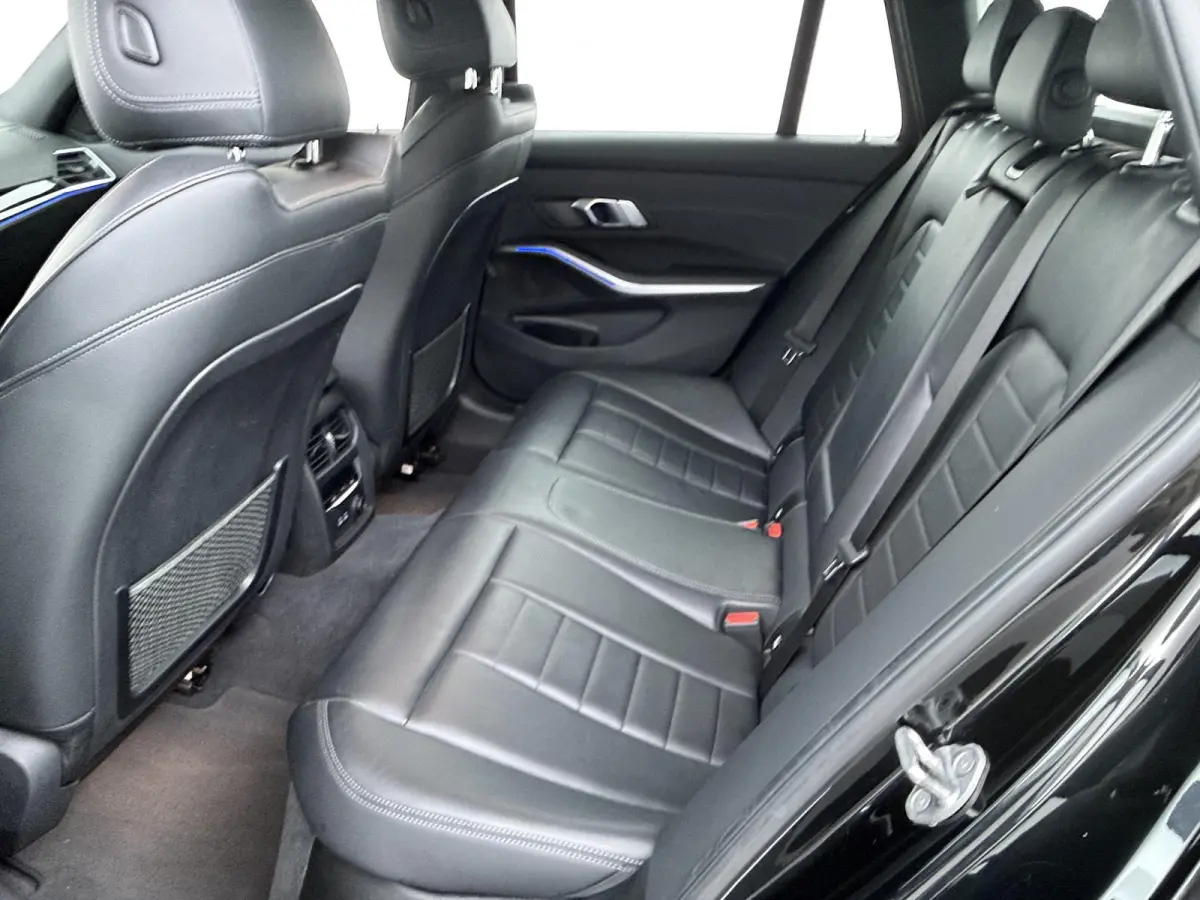 320i High Executive Edition | Sport Line | Parking Pack | Trekhaak |