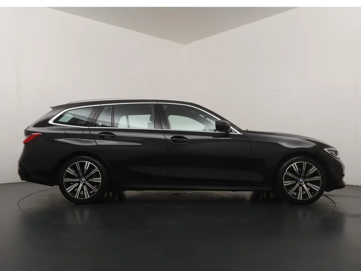 320i High Executive Edition | Sport Line | Parking Pack | Trekhaak |