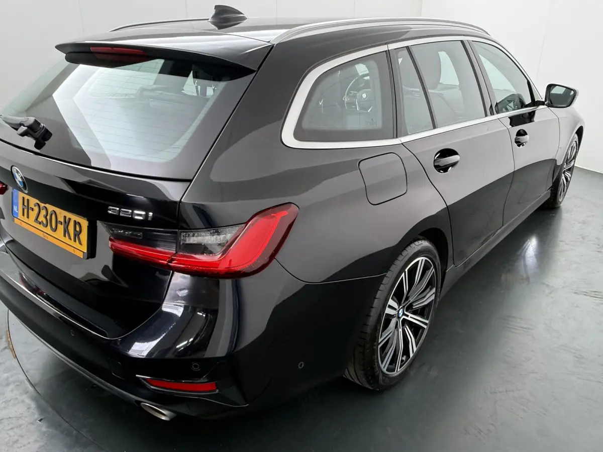 320i High Executive Edition | Sport Line | Parking Pack | Trekhaak |
