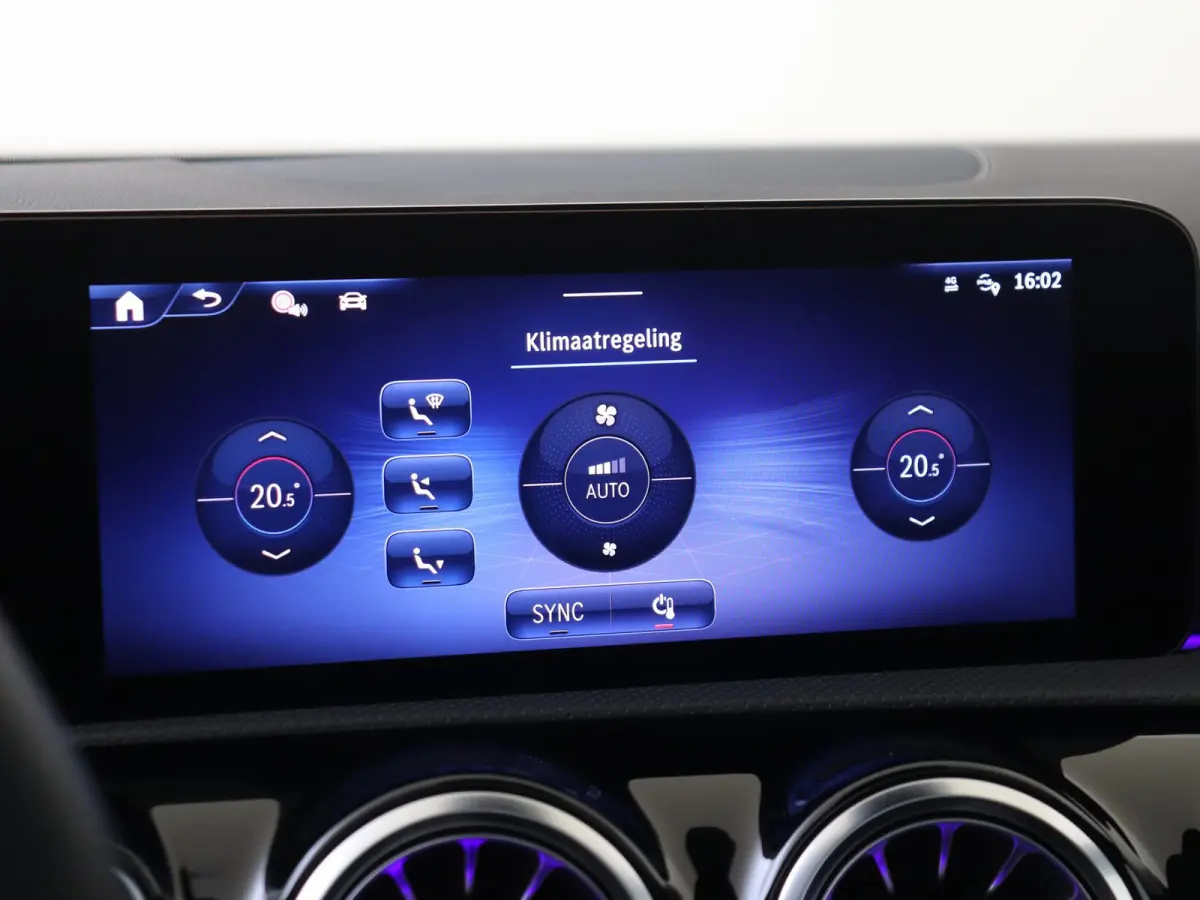 180 Business Solution AMG /Panoramadak /19 Inch /Nightpakket /CarPlay