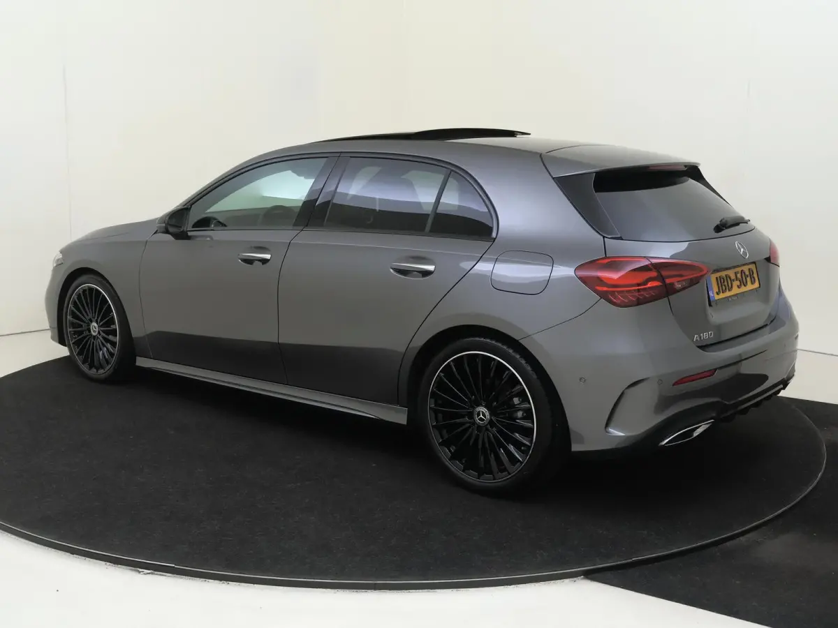 180 Business Solution AMG /Panoramadak /19 Inch /Nightpakket /CarPlay