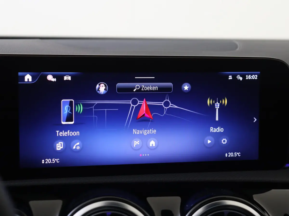 180 Business Solution AMG /Panoramadak /19 Inch /Nightpakket /CarPlay