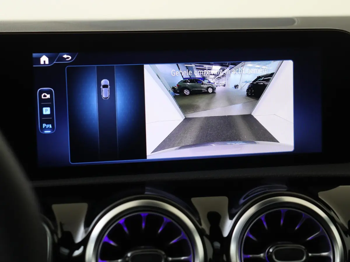 180 Business Solution AMG /Panoramadak /19 Inch /Nightpakket /CarPlay