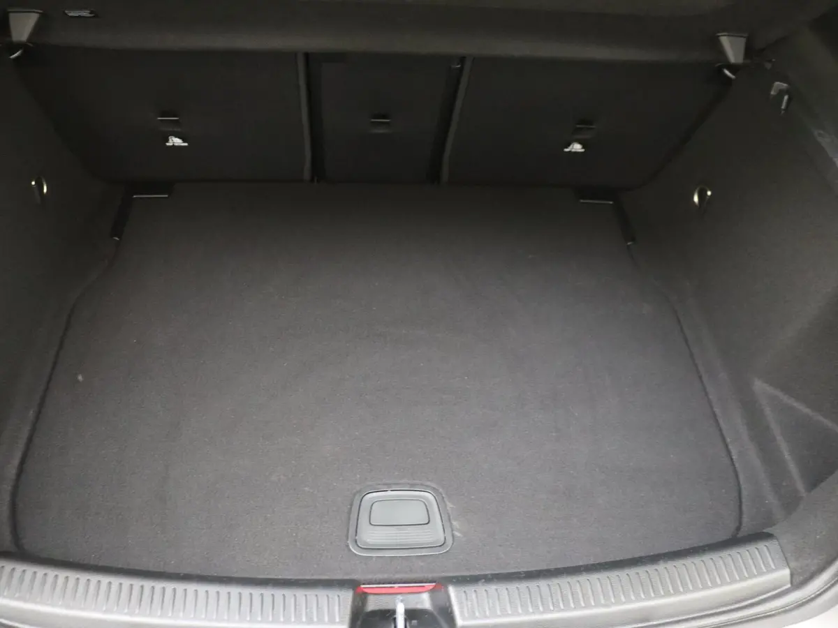 180 Business Solution AMG /Panoramadak /19 Inch /Nightpakket /CarPlay