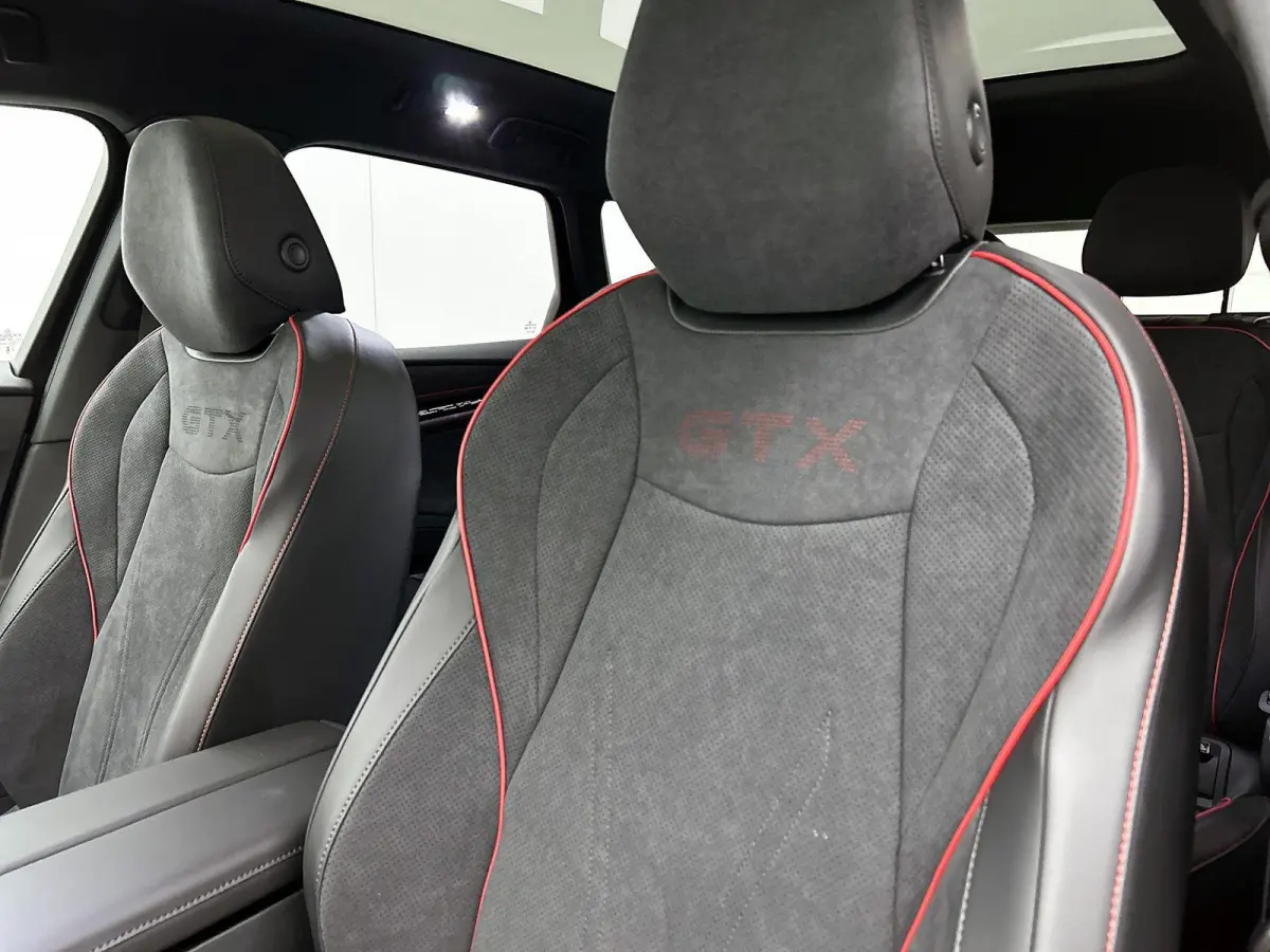 GTX Limited Edition 86 kWh 340 PK 4Motion | Apple Carplay | 360 Camera | Head-up display | Stoelverwarming | Navigatie | Achterklep elektrisch | IQ Lights | Memory stoelen | Android Auto | D