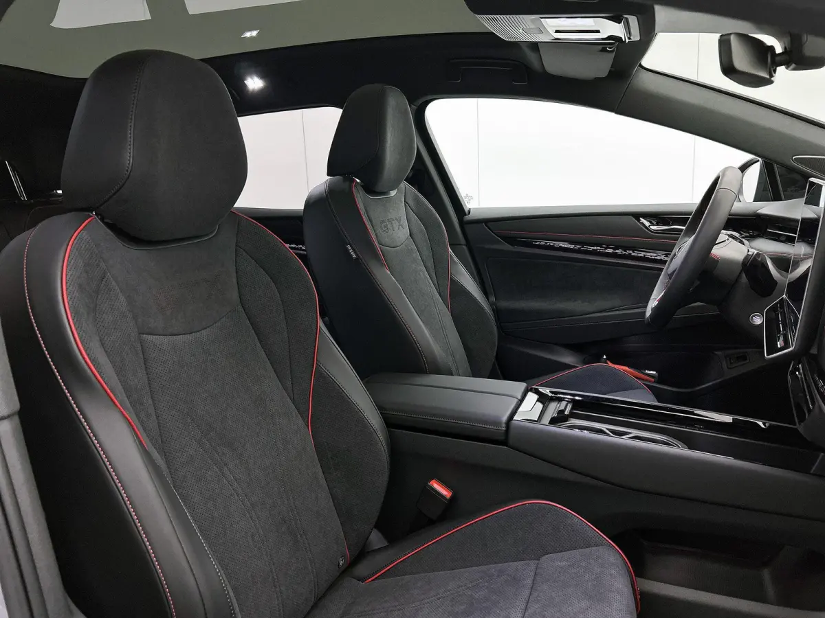 GTX Limited Edition 86 kWh 340 PK 4Motion | Apple Carplay | 360 Camera | Head-up display | Stoelverwarming | Navigatie | Achterklep elektrisch | IQ Lights | Memory stoelen | Android Auto | D